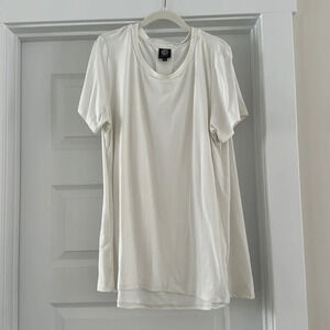 Super soft white tshirt